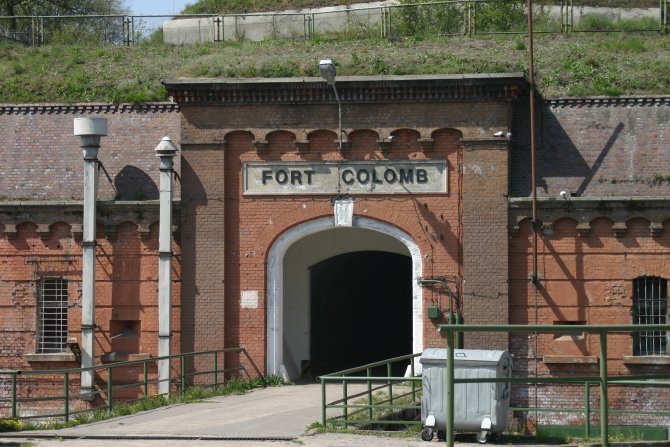 Fort7_main entra.jpg